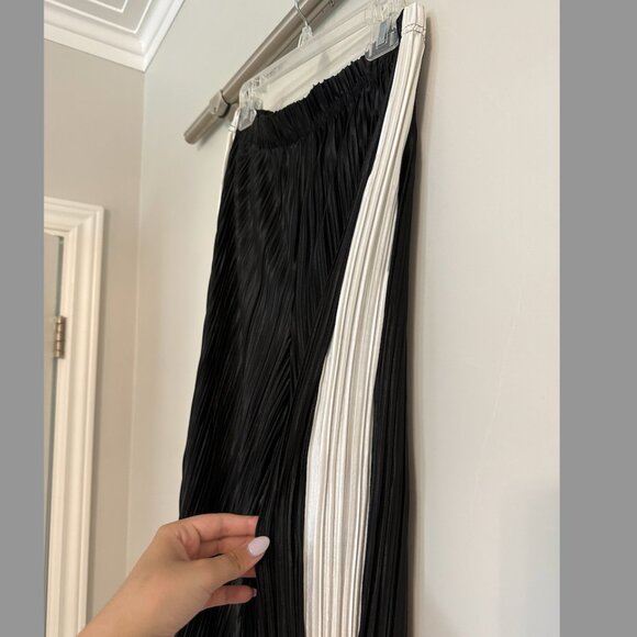 Black Pleated Trousers with white side stripe - Picture 4 of 5